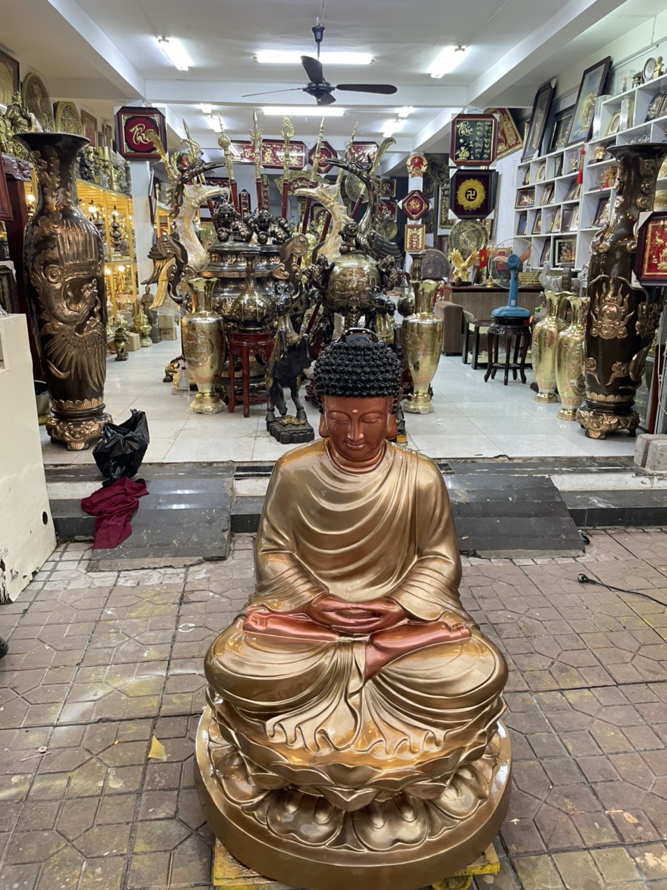 Tượng Phật Thích Ca Mâu Ni Đẹp Huyền Bí Và Thiêng Liêng