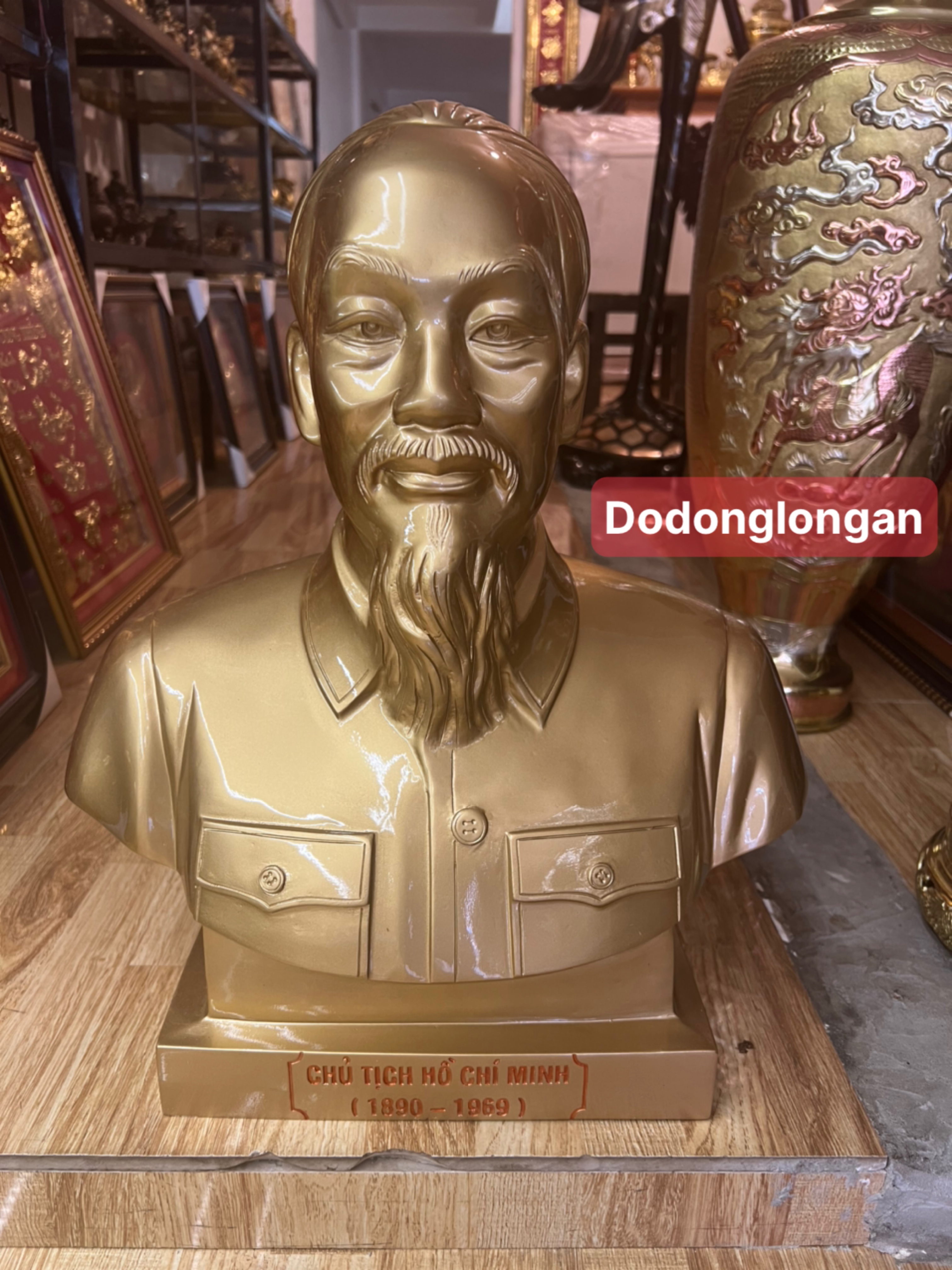 Tượng Chủ Tịch Hồ Chí Minh bằng đồng